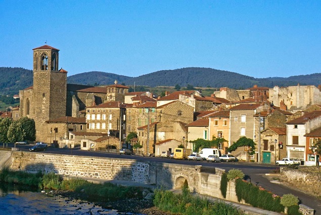 Concurso para centro n&aacute;utico em Langeac, Fran&ccedil;a