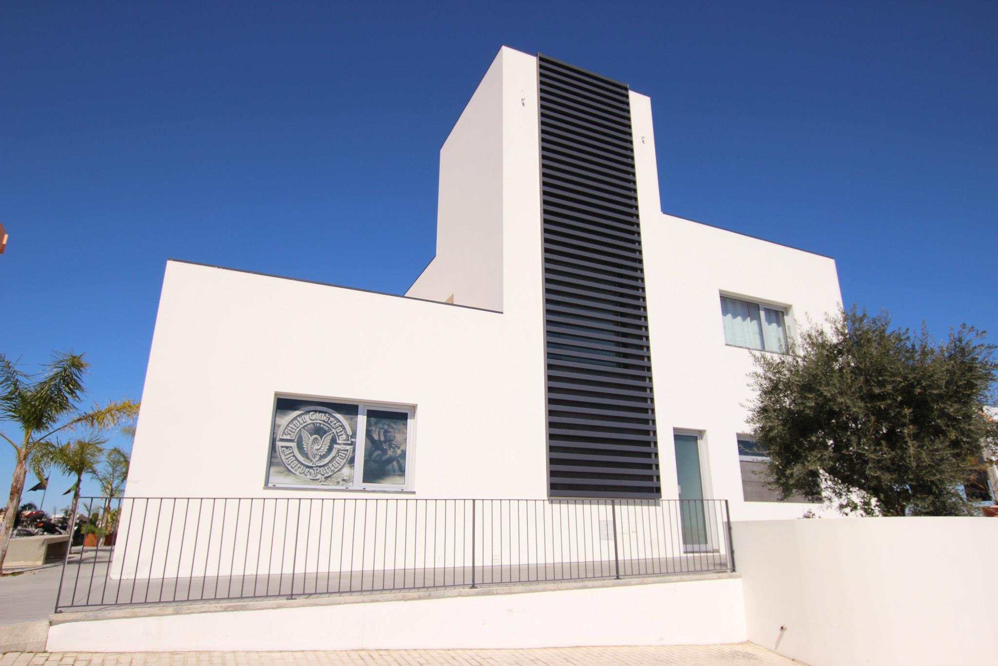 Imagem 1 - Sede do Moto Clube de Faro