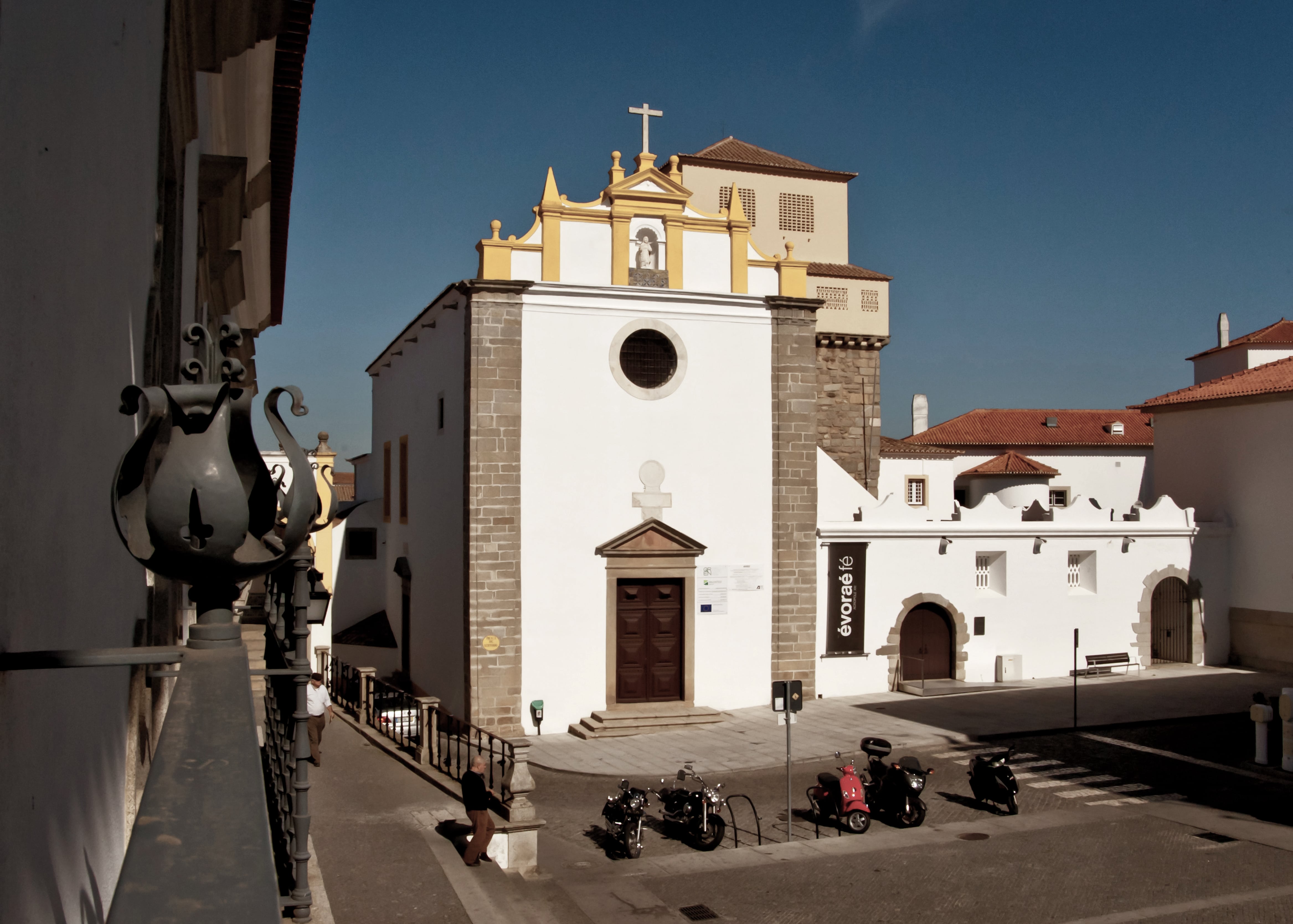 Reabilita&ccedil;&atilde;o e reutiliza&ccedil;&atilde;o da igreja do Salvador