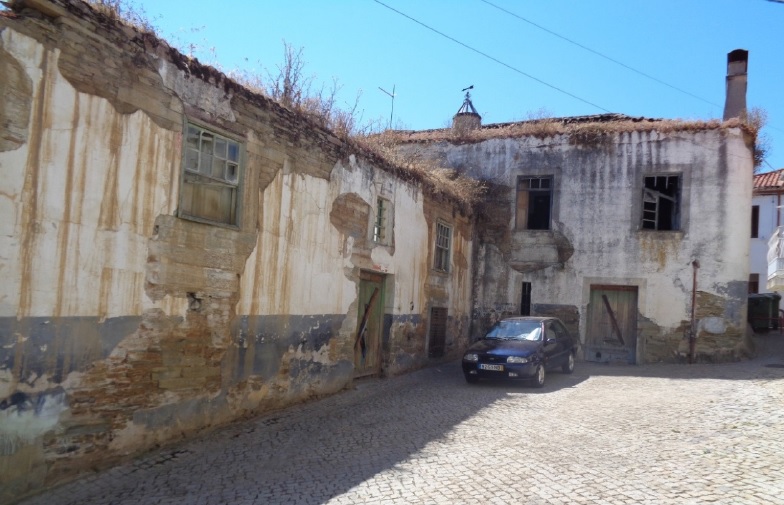 Reconstru&ccedil;&atilde;o / reconvers&atilde;o da Casa dos Almeidas em Vila Nova de Foz C&ocirc;a 