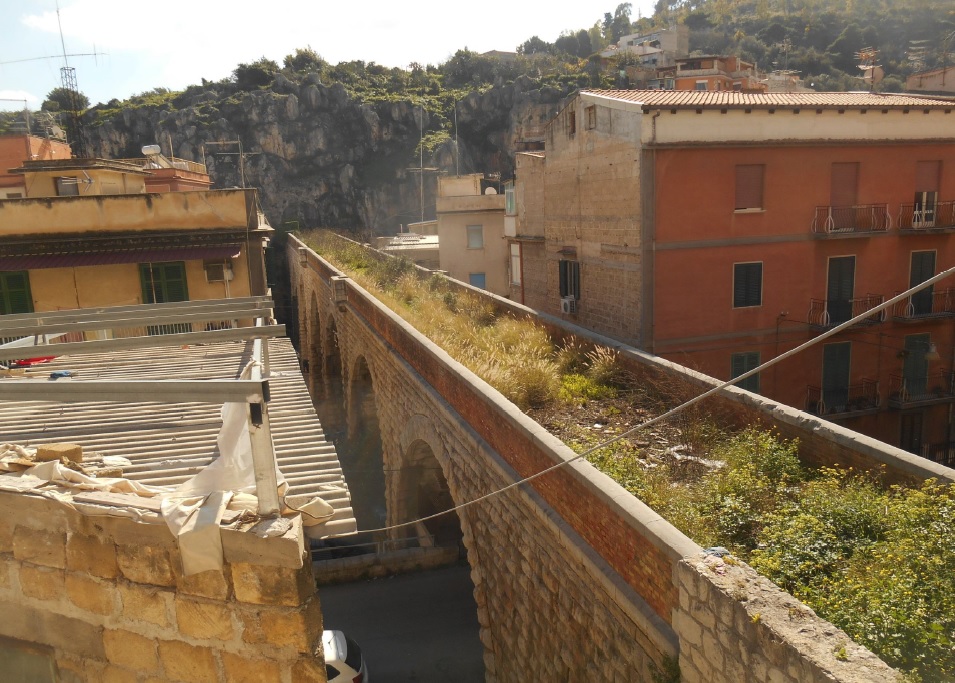 Percurso verde em linha f&eacute;rrea desactivada, Palermo