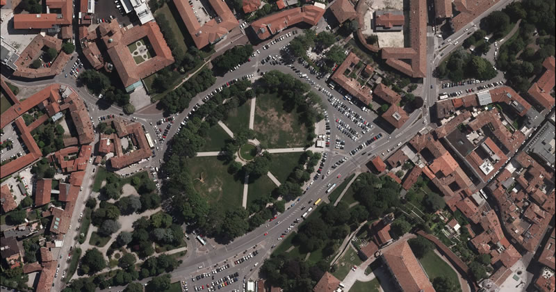 Requalifica&ccedil;&atilde;o de pra&ccedil;a no centro de Udine, It&aacute;lia