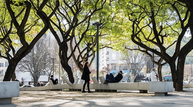 Imagem 1 - Largo Fonte Nova, Serralves e Casa da Arquitetura com pr&eacute;mios ib&eacute;ricos FAD