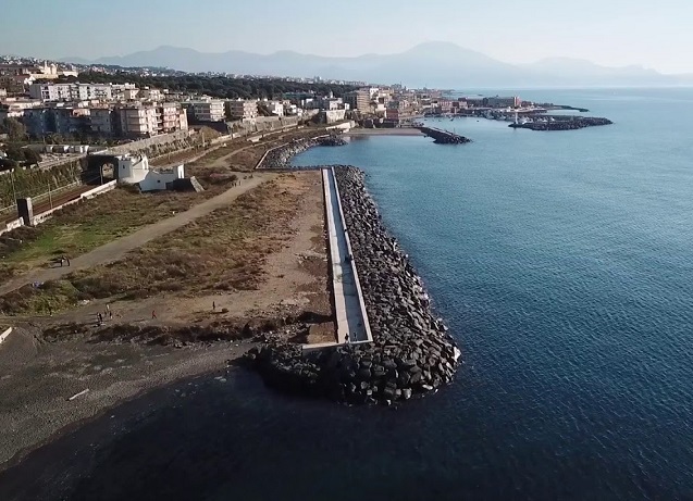 Frente ribeirinha de Portici, It&aacute;lia