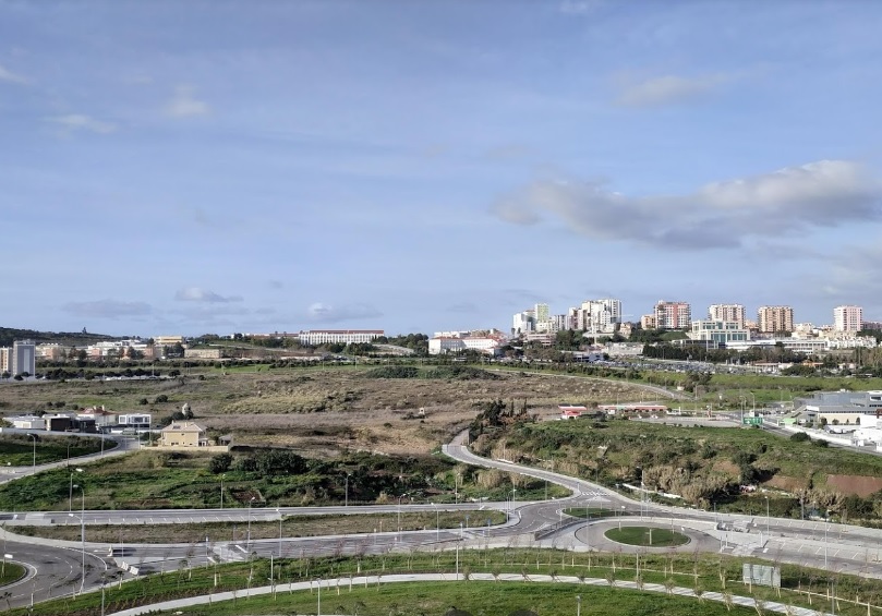Habita&ccedil;&atilde;o municipal em Carnaxide, Oeiras - ANALISADO
