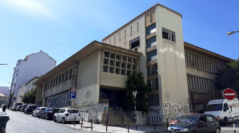 AN&Aacute;LISE - Centro de Servi&ccedil;os Municipais, Almada