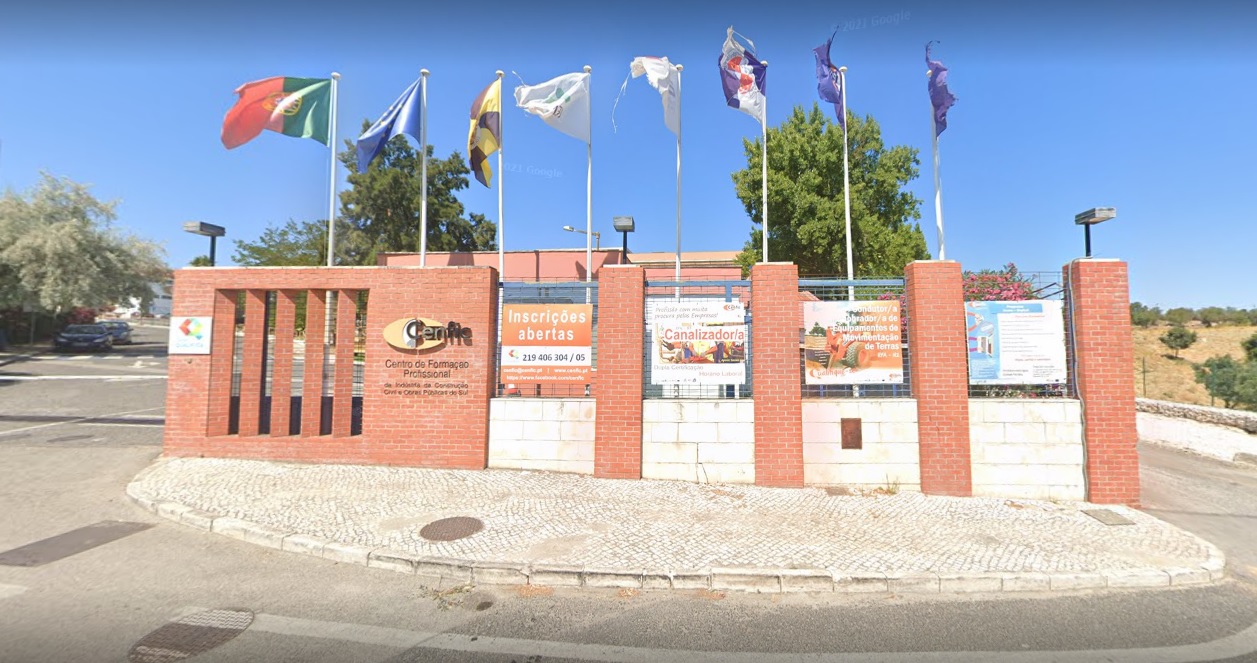 AN&Aacute;LISE - Reabilita&ccedil;&atilde;o de v&aacute;rios espa&ccedil;os no Centro de Forma&ccedil;&atilde;o Profissional da Ind&uacute;stria da Constru&ccedil;&atilde;o Civil e Obras P&uacute;blicas do Sul, Loures