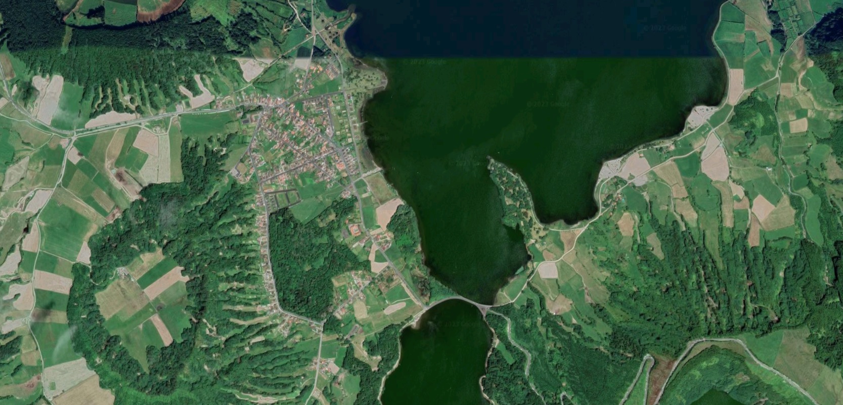 AN&Aacute;LISE - Edif&iacute;cios de habita&ccedil;&atilde;o na freguesia das Sete Cidades, Ponta Delgada