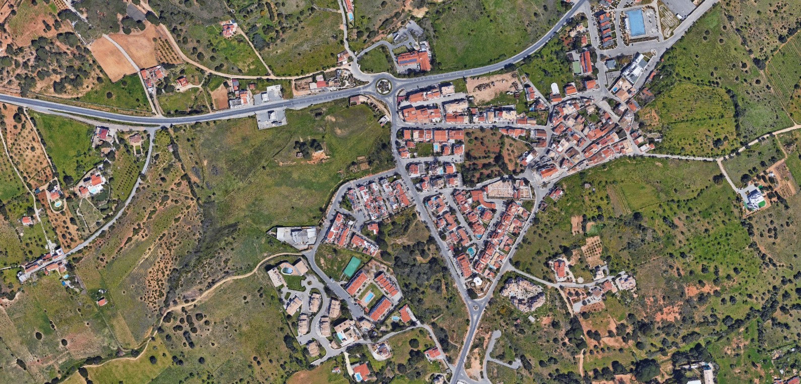 AN&Aacute;LISE &ndash; Habita&ccedil;&atilde;o a custos controlados em Porches, Lagoa